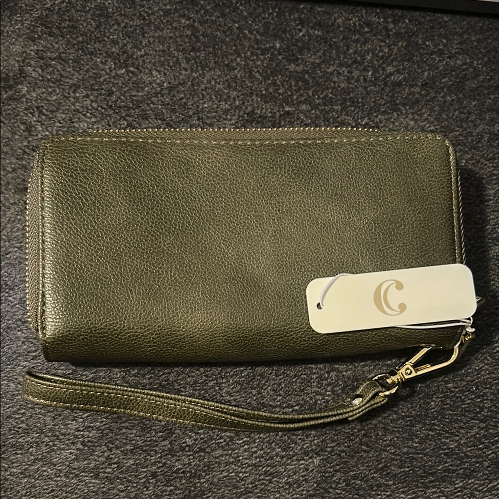 Charming Charlie Green Leather Wristlet Wallet